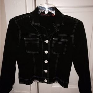 Black and white lightweight jacket