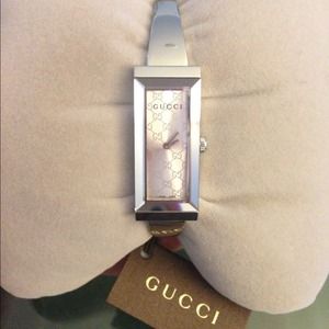 🎉Sale🎉New Gucci watch!!