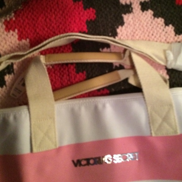 Striped Victoria secret bag - Picture 3 of 3
