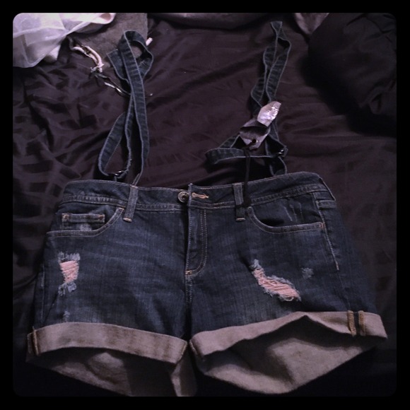 Overall shorts