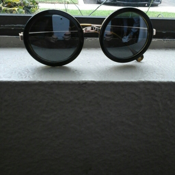 K&k (kyle and kendal) sunglasses