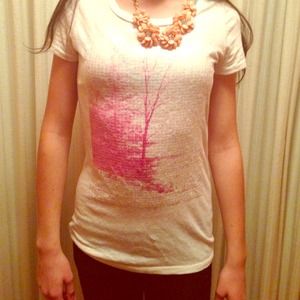 Sequined American Eagle tee w/ tree print!!