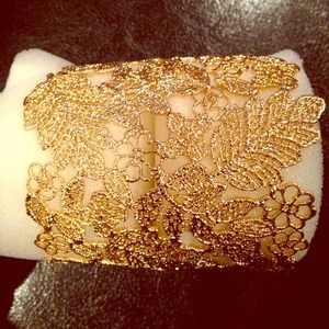 Stella & Dot Lace Cuff