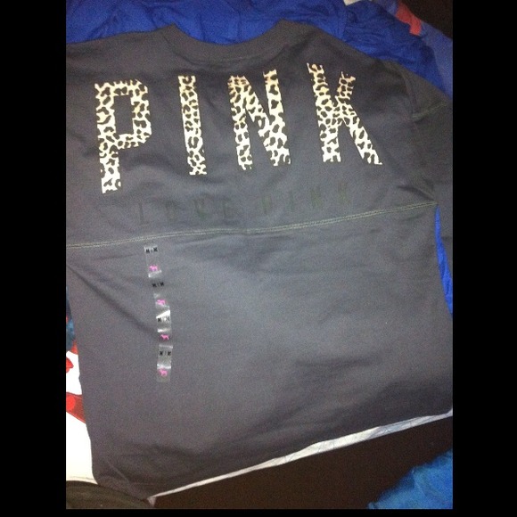 VS Pink Cheetah Print pullover 🐯
