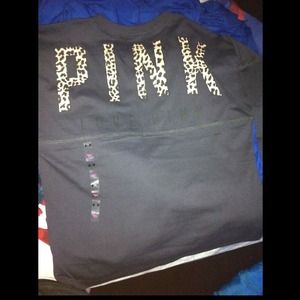 VS Pink Cheetah Print pullover 🐯