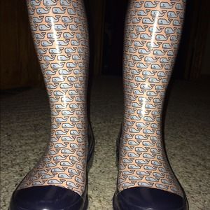 Vineyard Vines rainboots!