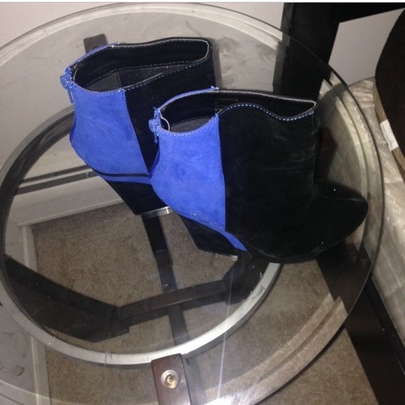 Black and blue booties brand new - Picture 1 of 3