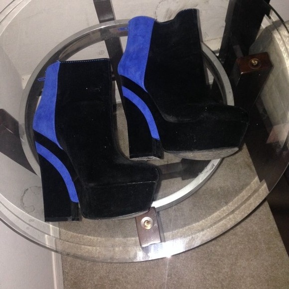 Black and blue booties brand new - Picture 2 of 3
