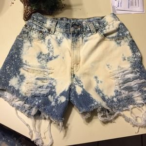 Levi shorts bleached