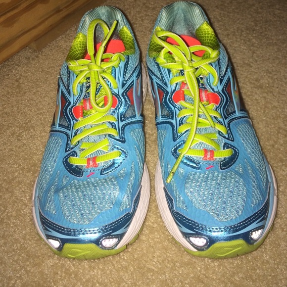 New with box size 7 Brooks running shoes. - Picture 1 of 1