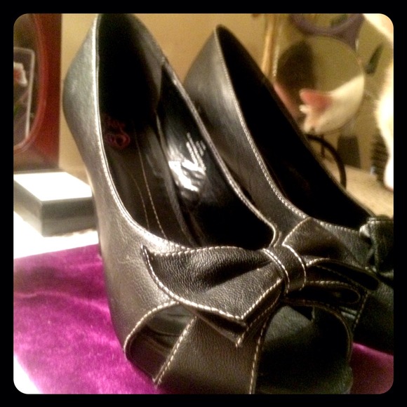 Quincy Faux Leather Black Bow Stone Peep-Toe Heels