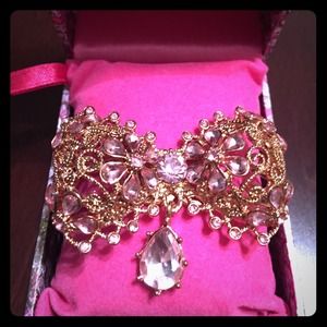 New Betsy Johnson bow bracelet