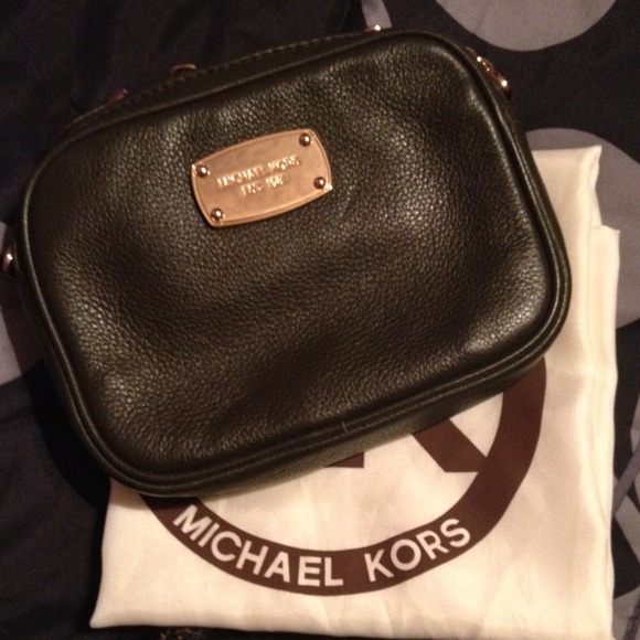 Brand new michael kors crossbody