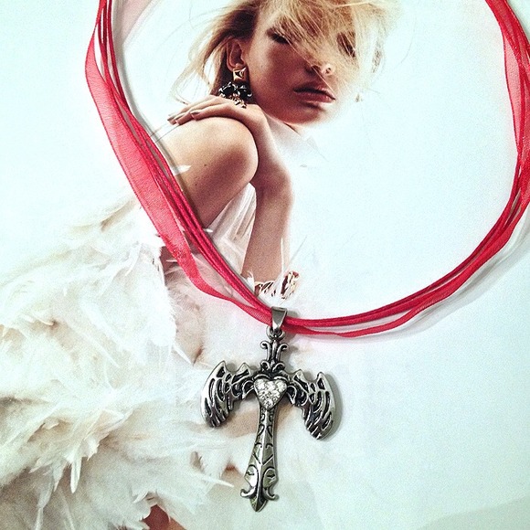 CLOSET CLOSING - Wing Cross Necklace