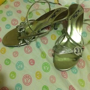 Wild Rose size 8 heels
