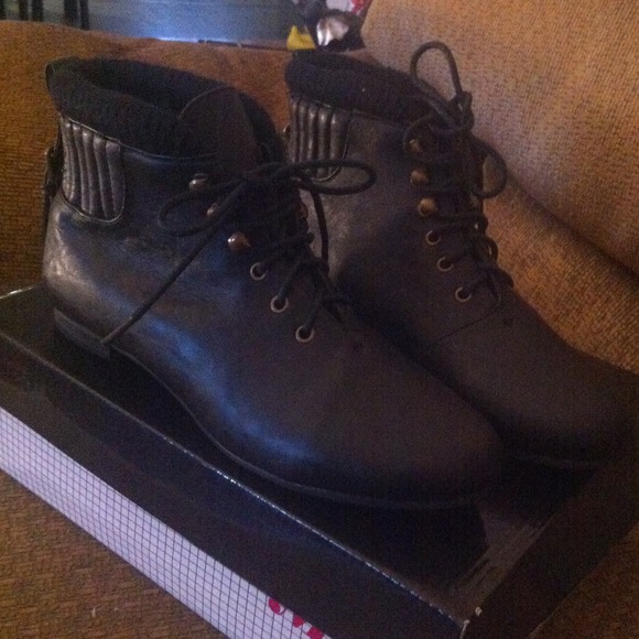 Black Miss Me booties !✨