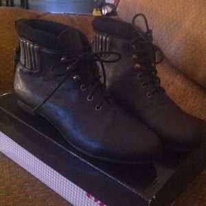 Black Miss Me booties !✨