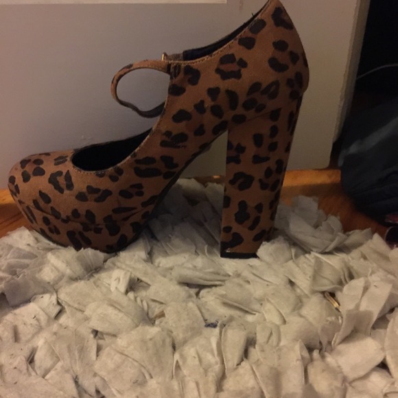 Cheetah print plat forms