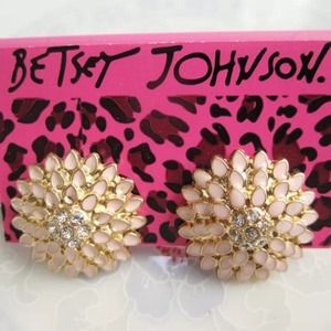 Cute Betsey Johnson post earrings