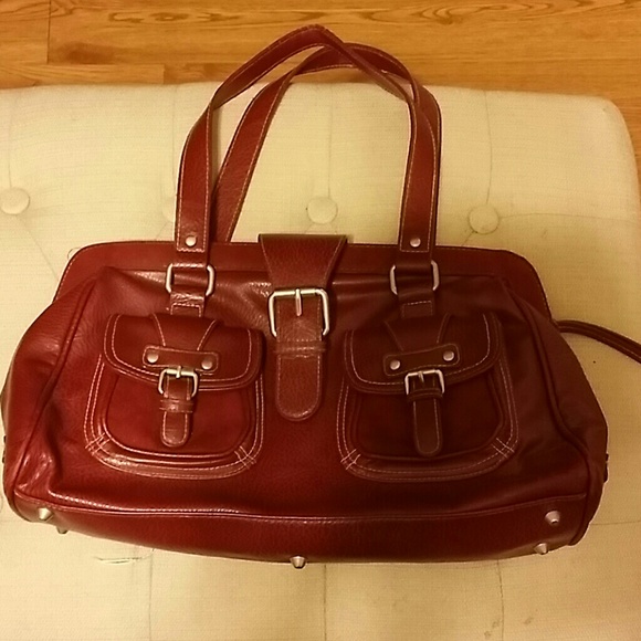 BEAUTIFUL BURGUNDY MID-SIZED BAG - Picture 1 of 1