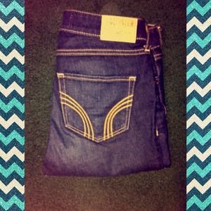 ** Dark wash Hollister skinny jeans **😃
