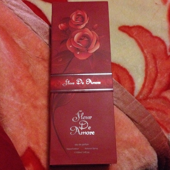 Fleur De Amor perfume