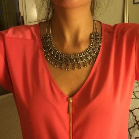 Silver Taupe Statement necklace - Picture 3 of 4
