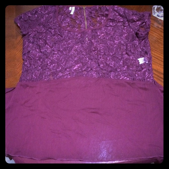 Precious Lacey top! NWOT