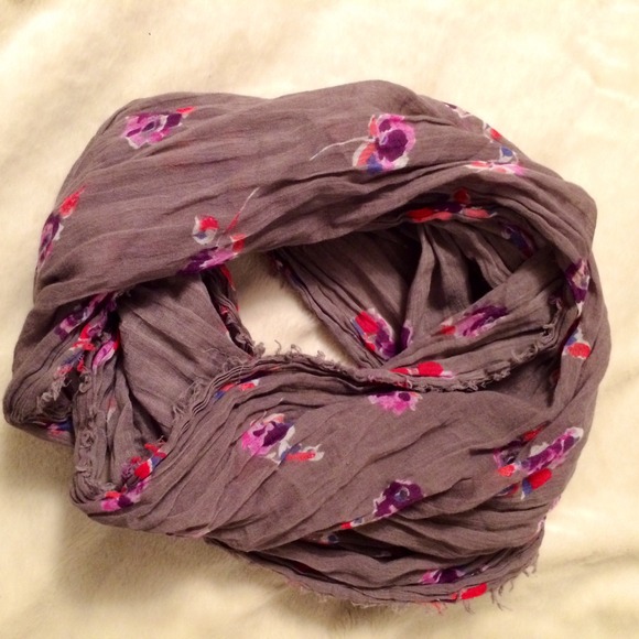 American Eagle Outfitters Accessories - American Eagle Floral Infinity Scarf