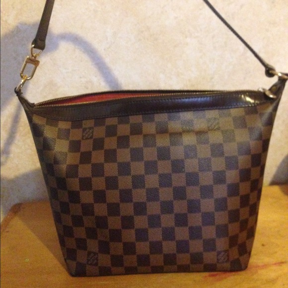 Authentic Louis Vuitton Damier Illovo Handbag