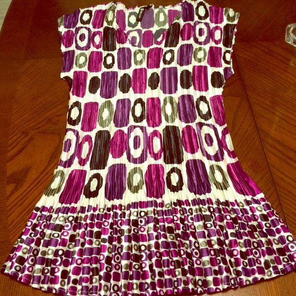 Very stylish & comfortable top! NWOT