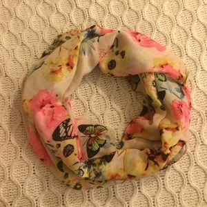 ⚡️FLASH SALE⚡️Floral Design infinity Scarf