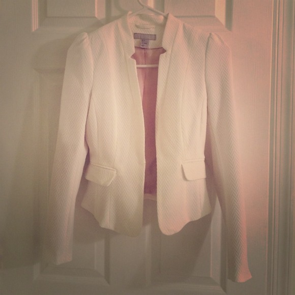 H&M white fitted blazer