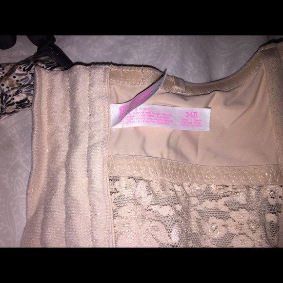 Pink strapless bra - Picture 3 of 3