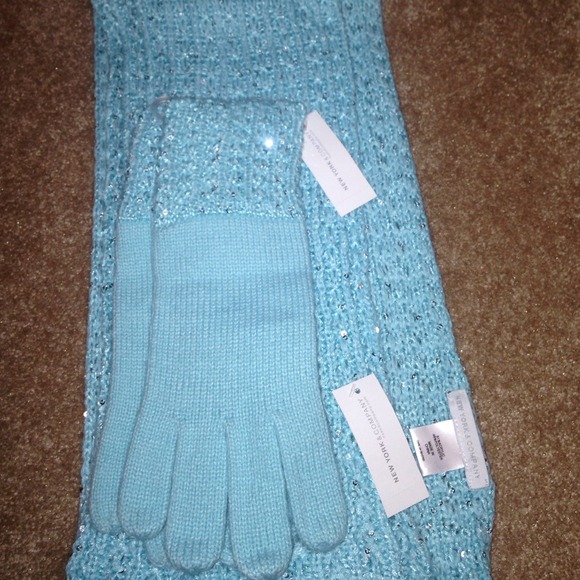 New York & Company scarf