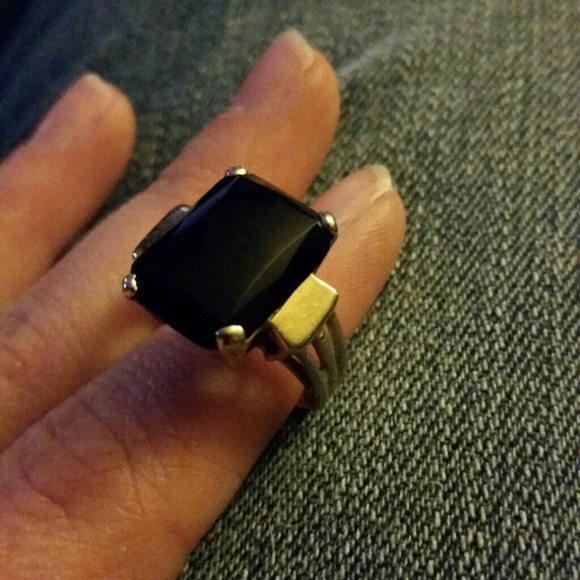 10k gold and onyx ring