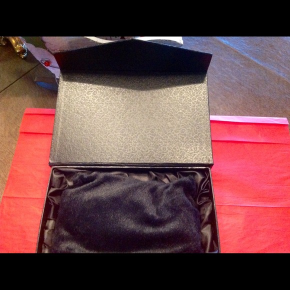LuxMob Owl Clutch. NWT RP $695.00 - Picture 4 of 4