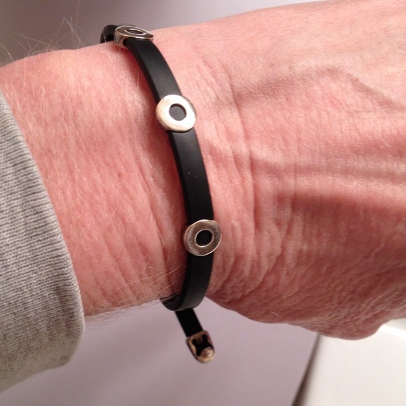 Jewelry - Rubber and silver bracelet