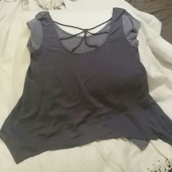 Cutest Little Asymmetrical Top - Picture 2 of 2