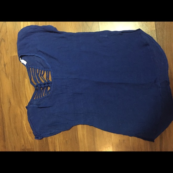 Comfortable and cute blue top