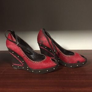 Hype brown and red open toe shoes