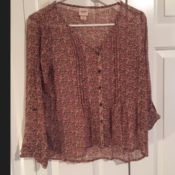 Adorable Feminine Floral Shear Top