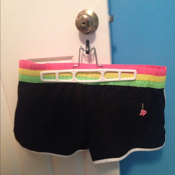 Cute Roxy Mini Surf Shorts - Picture 2 of 3