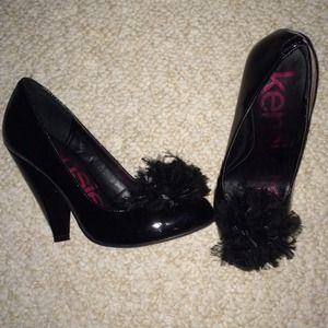 Black Pom Pom heel