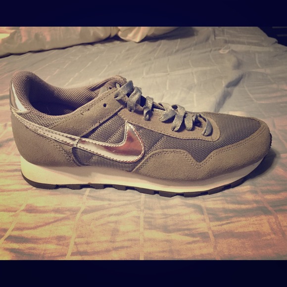 Nike Air silver-sparkle tennis shoes