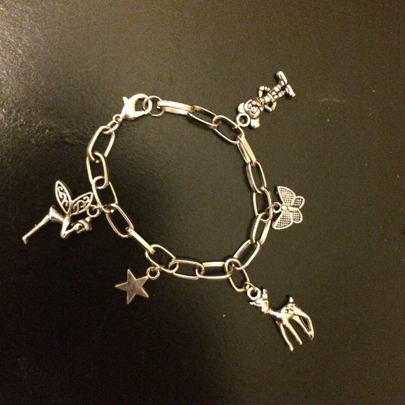 🛍Disney themed charm bracelet 💍host pick 12/5 👛