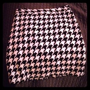 ⚜NEW PRICE⚜Houndstooth Skirt