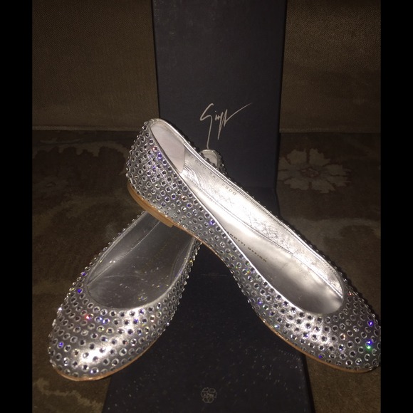 Giuseppe's Zanotti Rhinestones Ballet flats.🌟
