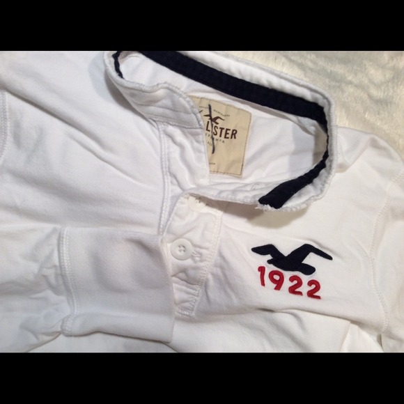 MENS WHITE HOLLISTER LONGSLEEVE SHIRT