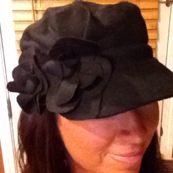 Black Flower Hat